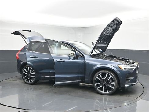 Used 2023 Volvo XC60 B5 Ultimate w/ Protection Package Premier image 53