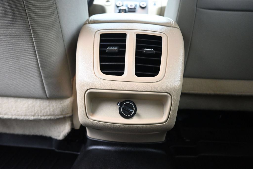 Used 2018 Ford Taurus SEL FWD image 31