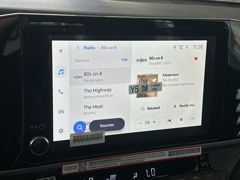 New 2026 Toyota Camry Hybrid FWD image 15