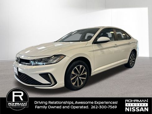 Used 2025 Volkswagen Jetta S image 1