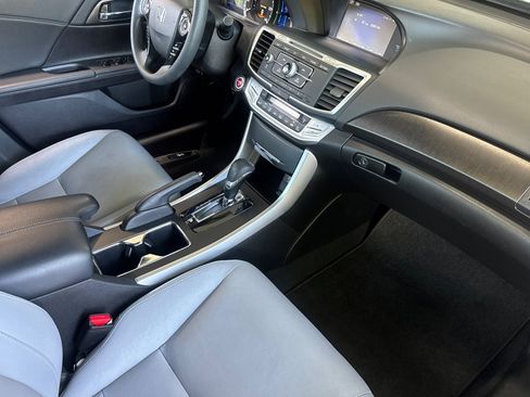 Used 2015 Honda Accord Hybrid Sedan image 33