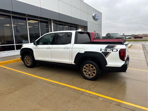 Used 2021 Honda Ridgeline Sport image 3