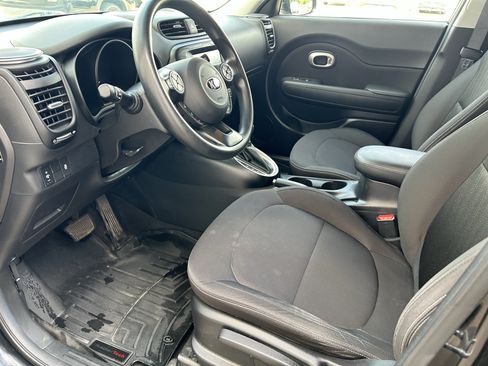 Used 2018 Kia Soul w/ Convenience Package FWD image 13