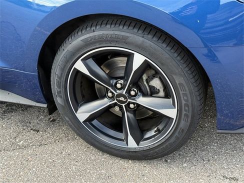 Certified 2022 Ford Mustang Coupe image 5