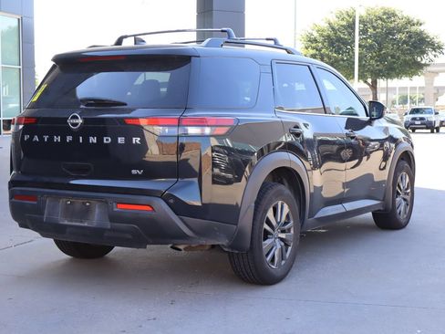 Used 2023 Nissan Pathfinder SV FWD image 3