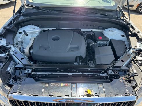 Used 2021 Volvo XC60 T5 Momentum w/ Premium Package FWD image 36
