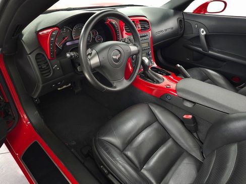 Used 2006 Chevrolet Corvette Convertible w/ Preferred Equipment Group image 21