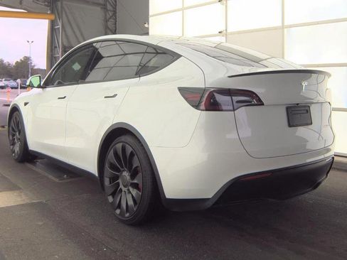 Used 2023 Tesla Model Y Performance image 2