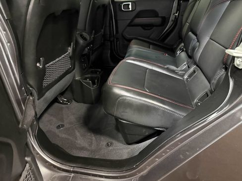 Used 2024 Jeep Gladiator Rubicon w/ Convenience Group AWD/4WD image 48