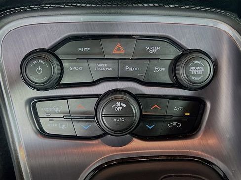 Used 2018 Dodge Challenger R/T image 23