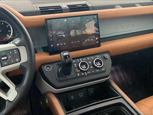 Used 2023 Land Rover Defender 130 First Edition image 8