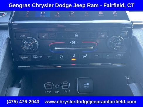 Used 2024 Jeep Grand Cherokee Limited w/ Black Appearance Package AWD/4WD image 47