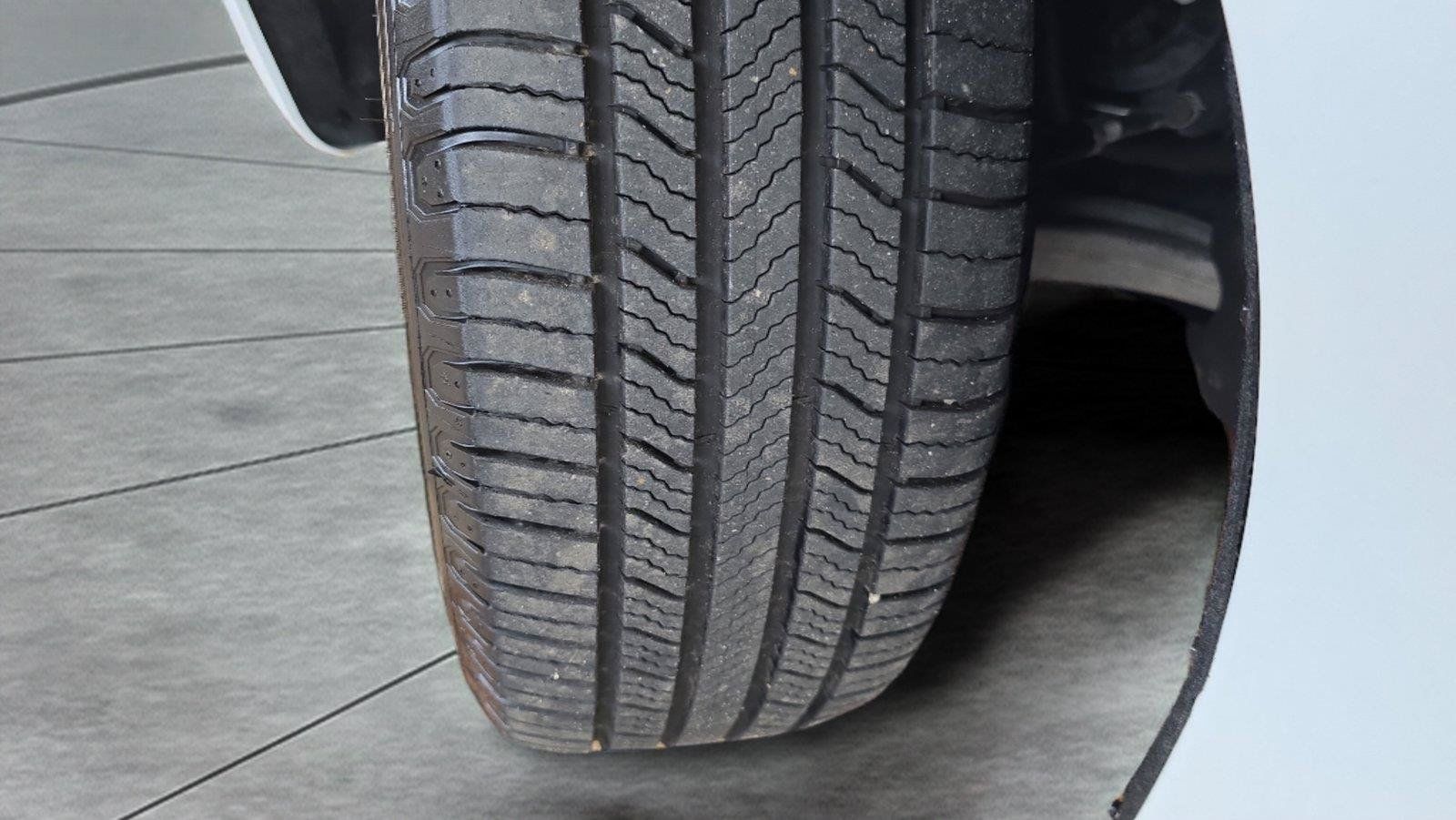 Used 2023 Chrysler Pacifica Touring-L FWD image 31