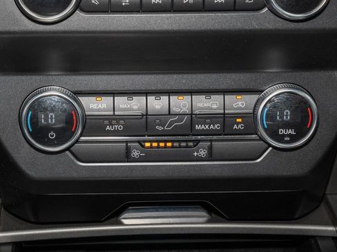 Used 2021 Ford Expedition XLT w/ FX4 Off-Road Package AWD/4WD image 18