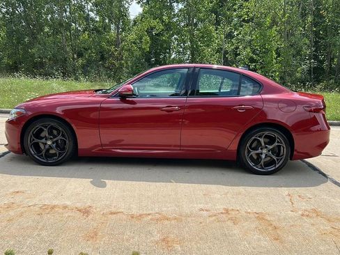 Used 2019 Alfa Romeo Giulia Ti Sport w/ Quick Order Package 22S Sport AWD/4WD image 13