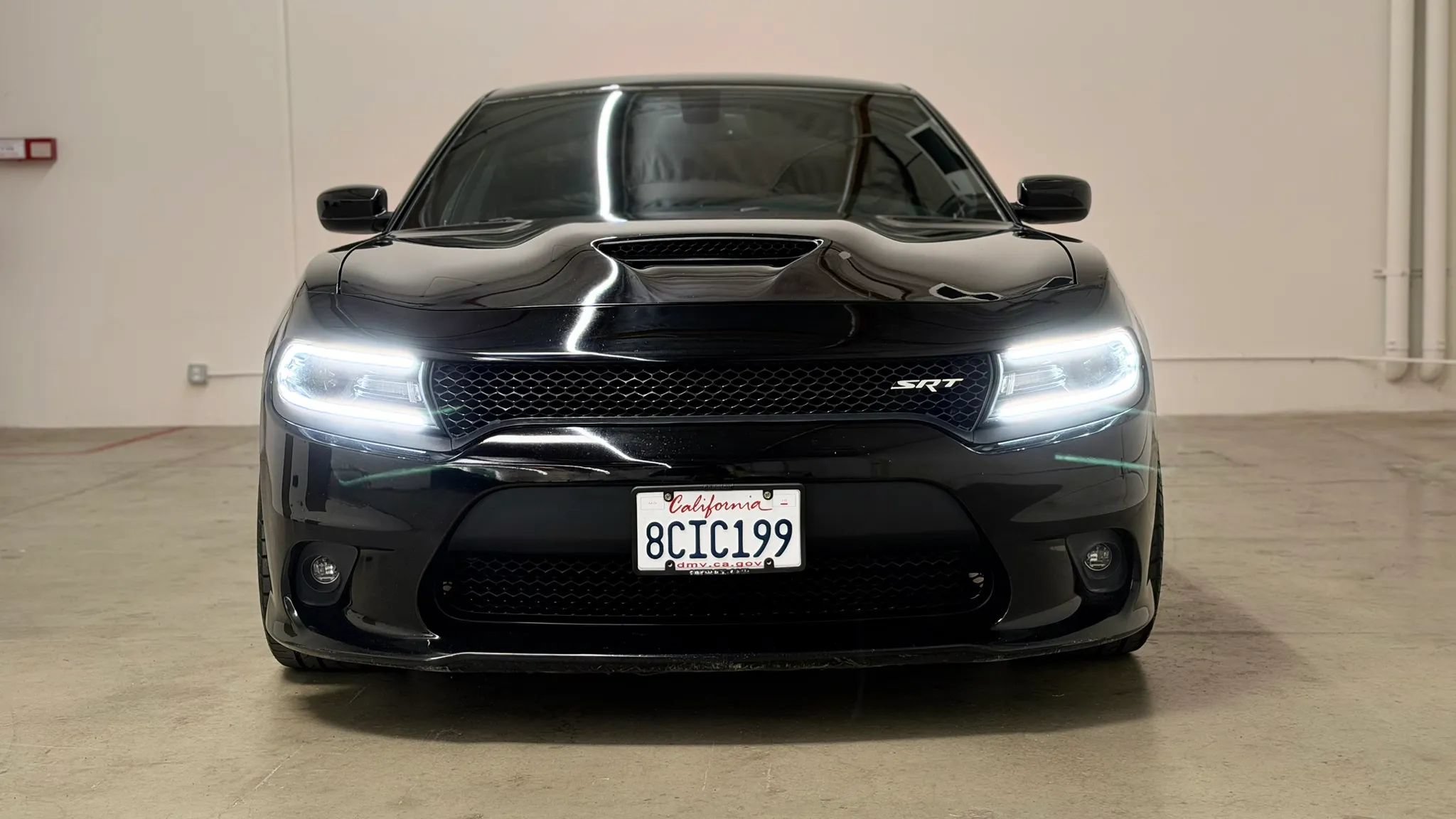 Used 2015 Dodge Charger SRT w/ Harman/Kardon Audio Group RWD image 4