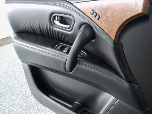 Used 2024 Nissan Armada SL w/ Captain's Chairs Package image 23