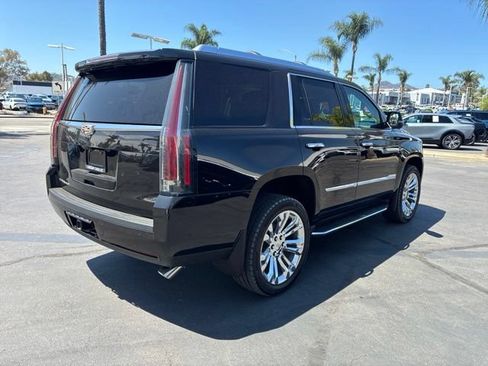 Used 2020 Cadillac Escalade Luxury AWD/4WD image 5