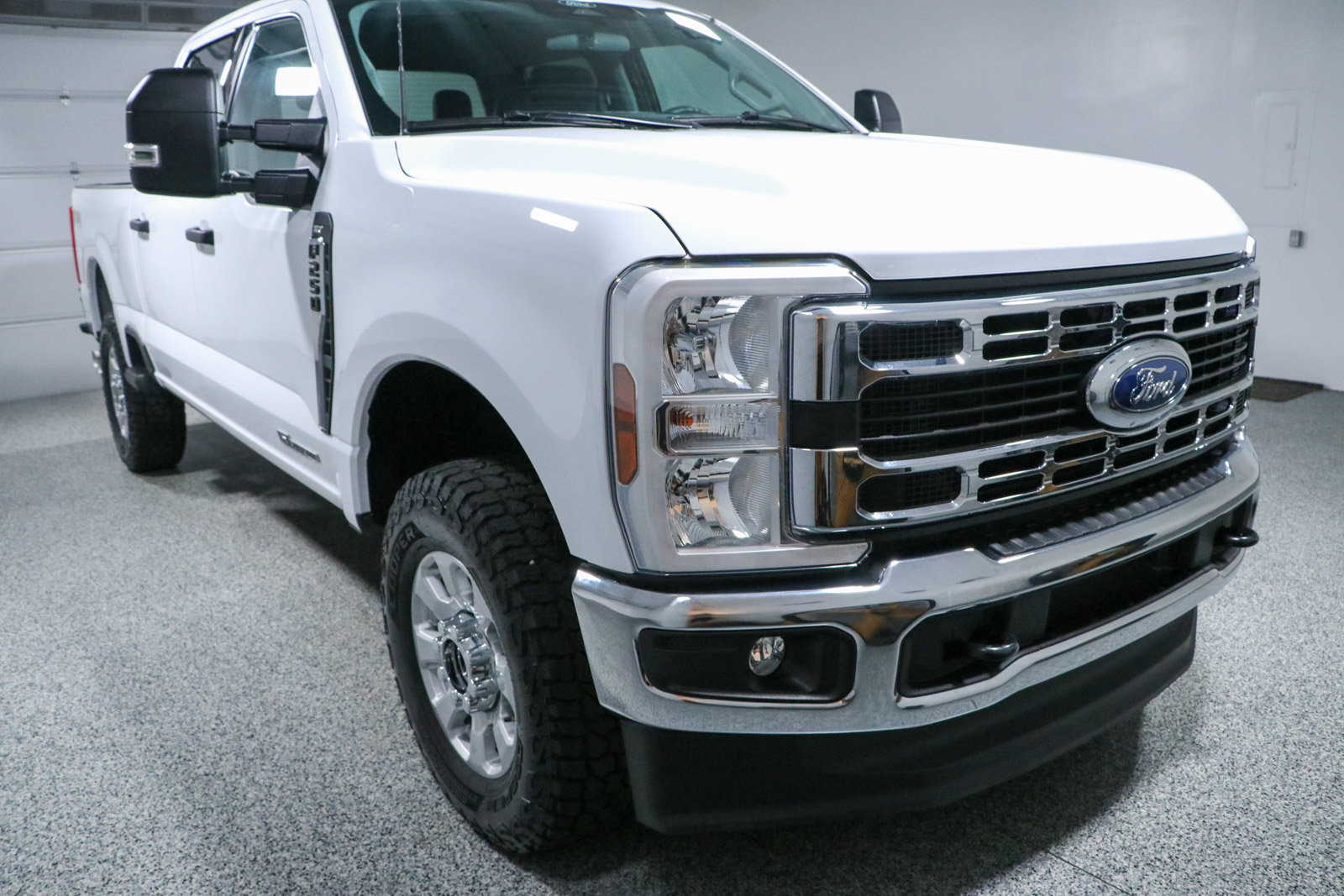 Used 2024 Ford F250 XLT w/ FX4 Off-Road Package AWD/4WD image 5