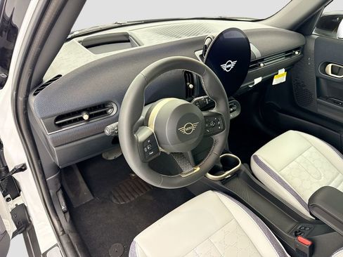 New 2026 MINI Cooper 4-Door Hardtop image 9