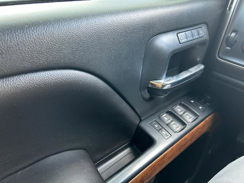 Used 2017 Chevrolet Silverado 1500 High Country image 31