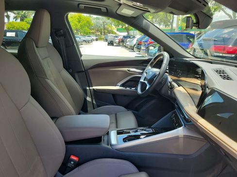 Used 2025 Audi Q5 Premium Plus w/ Premium Plus AWD/4WD image 22