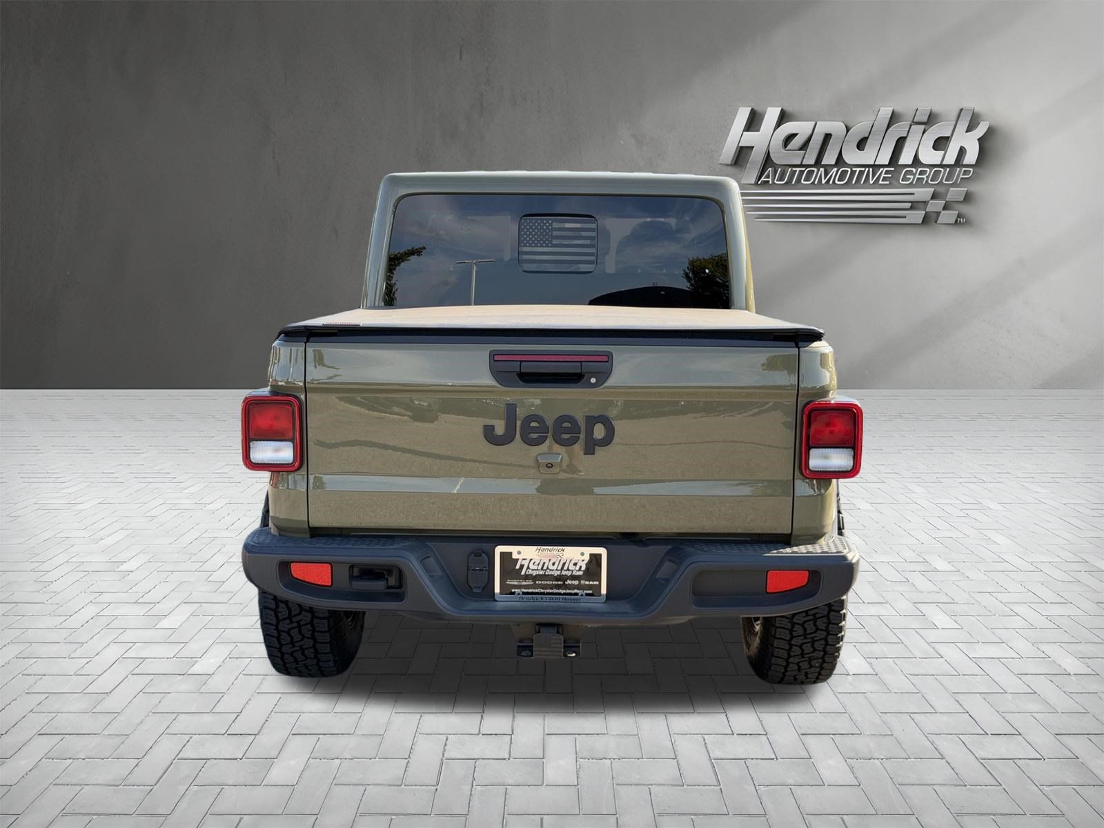 Used 2025 Jeep Gladiator Sport AWD/4WD image 9