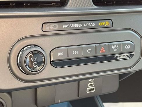 Certified 2025 Ford Maverick XLT w/ 4K Tow Package AWD/4WD image 28