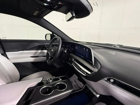 Used 2024 Cadillac Lyriq Luxury RWD image 29