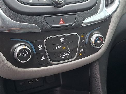 Used 2019 Chevrolet Equinox LS w/ LS Convenience Package AWD/4WD image 15