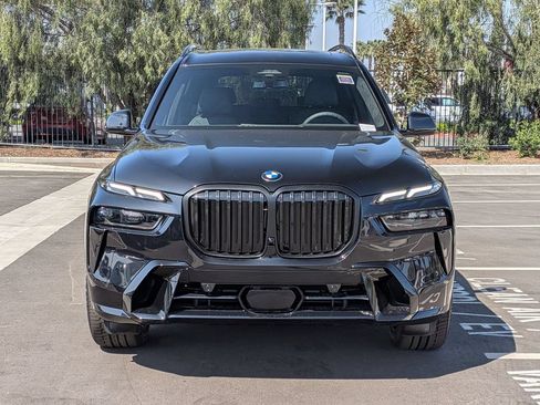 New 2026 BMW X7 xDrive40i w/ M Sport Package AWD/4WD image 4