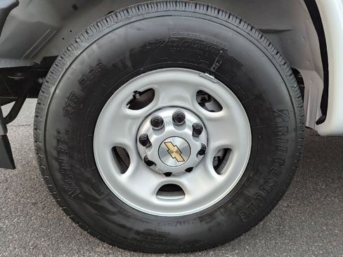 New 2025 Chevrolet Express 3500 w/ Driver Convenience Package RWD image 23