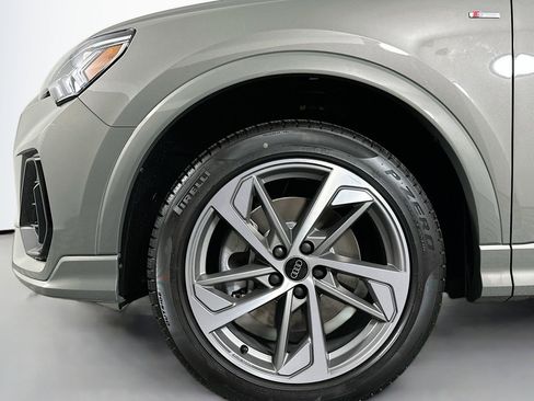 New 2025 Audi Q3 2.0T Premium image 11