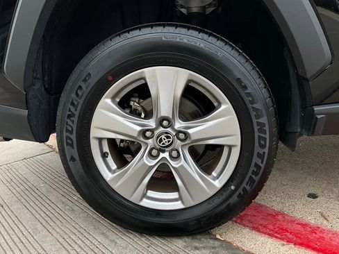 Used 2025 Toyota RAV4 XLE image 9