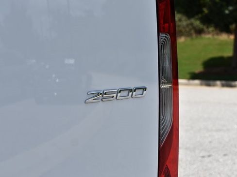 Used 2024 Mercedes-Benz Sprinter 2500 image 10