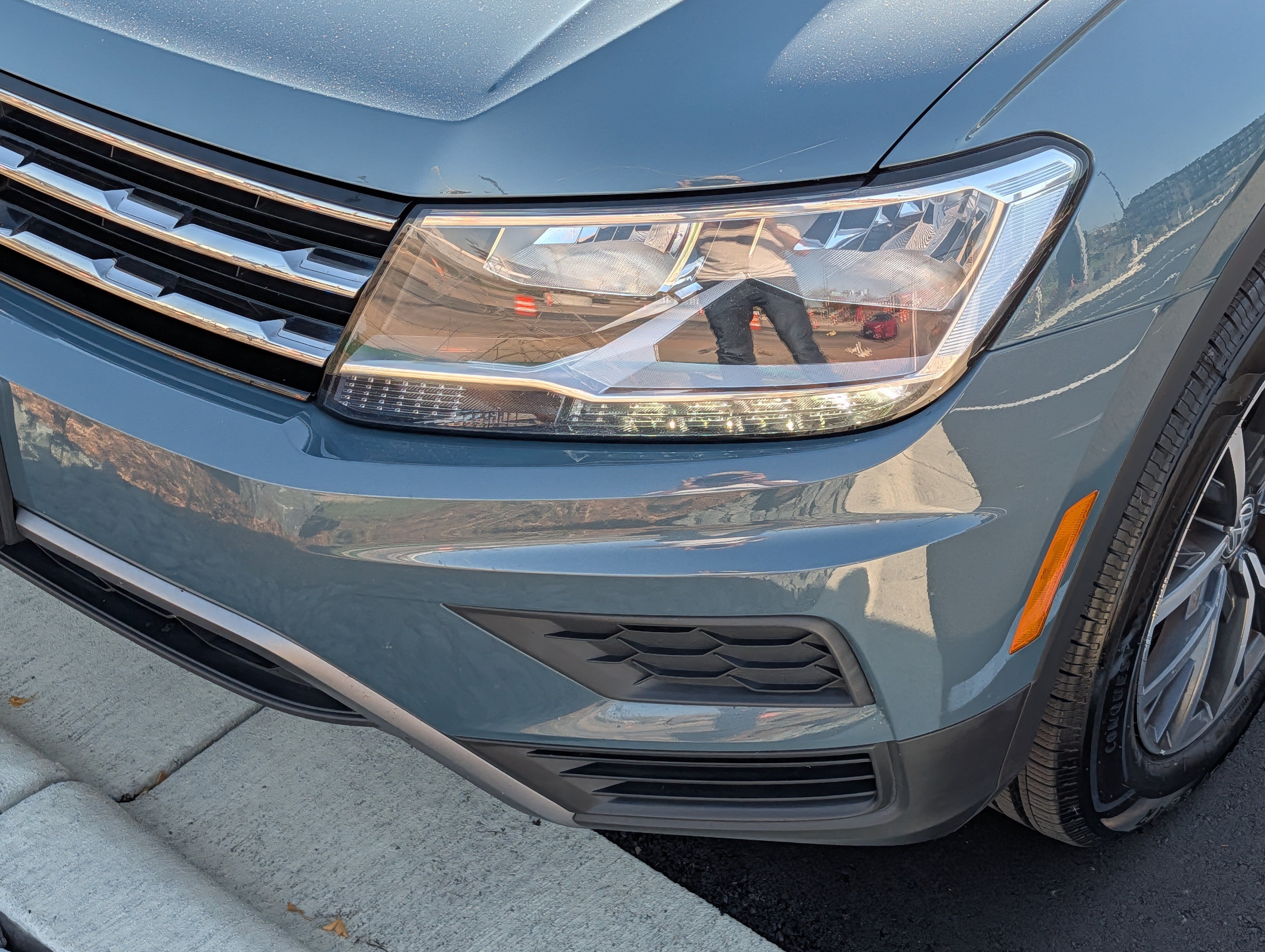 Used 2020 Volkswagen Tiguan SE w/ Panoramic Sunroof Package AWD/4WD image 16