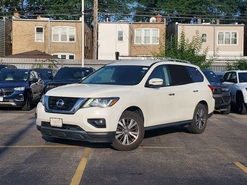 Used 2019 Nissan Pathfinder SV AWD/4WD image 3