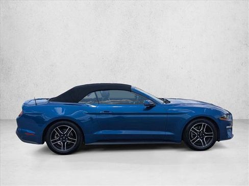 Used 2018 Ford Mustang Premium RWD image 4