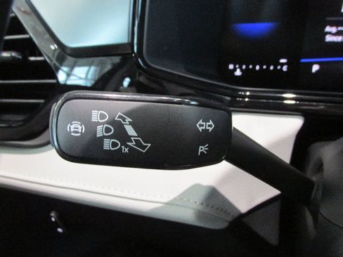 Used 2024 Volkswagen Taos S image 18