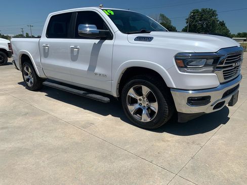 Used 2019 RAM 1500 Laramie AWD/4WD image 1