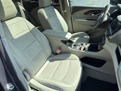 Used 2018 GMC Terrain Denali w/ Advanced Safety Package image 32