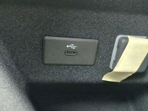 New 2025 Cadillac Lyriq Luxury image 21