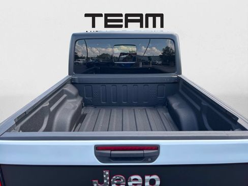Used 2021 Jeep Gladiator Rubicon w/ Dual Top Group AWD/4WD image 29