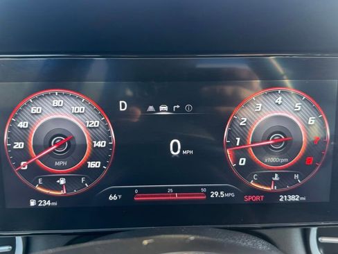 Used 2024 Hyundai Elantra Limited FWD image 9