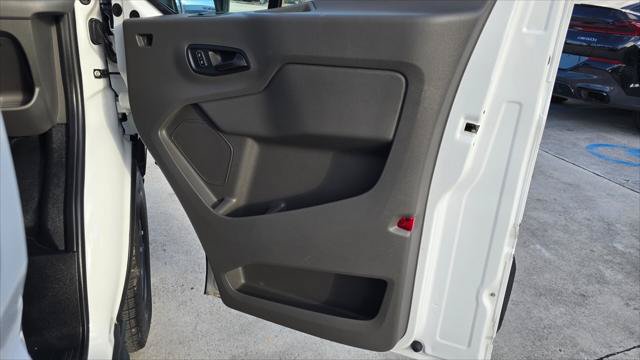 Used 2023 Ford E-Transit Medium Roof RWD image 18