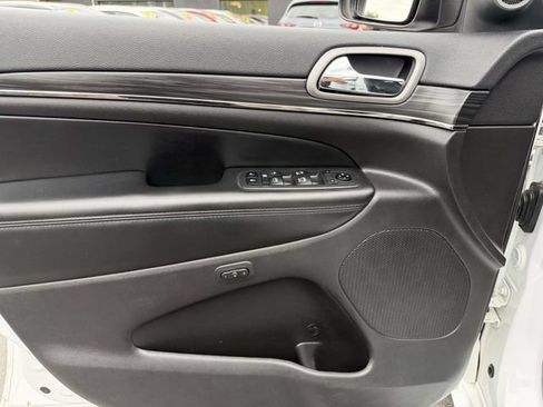 Used 2019 Jeep Grand Cherokee Limited X AWD/4WD image 18