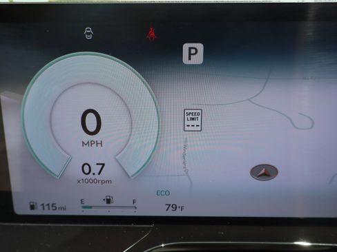 Used 2025 Genesis GV80 2.5T Standard image 16