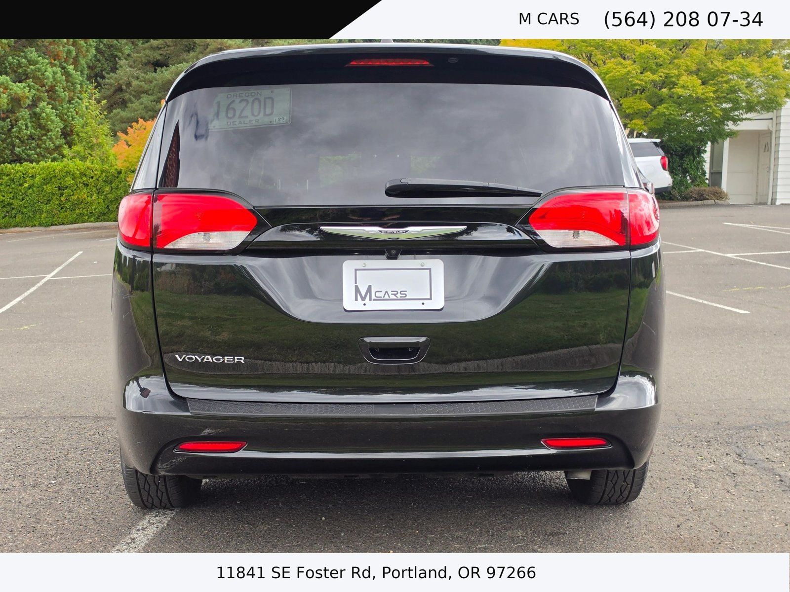 Used 2022 Chrysler Voyager LX FWD image 7