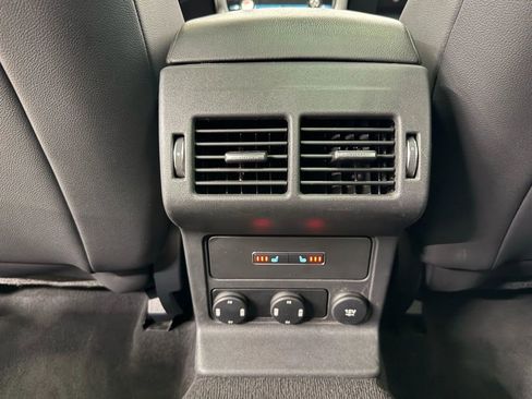 Used 2019 Jaguar F-PACE Premium image 42