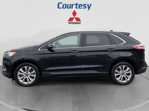 Used 2019 Ford Edge Titanium w/ Equipment Group 301A AWD/4WD image 2